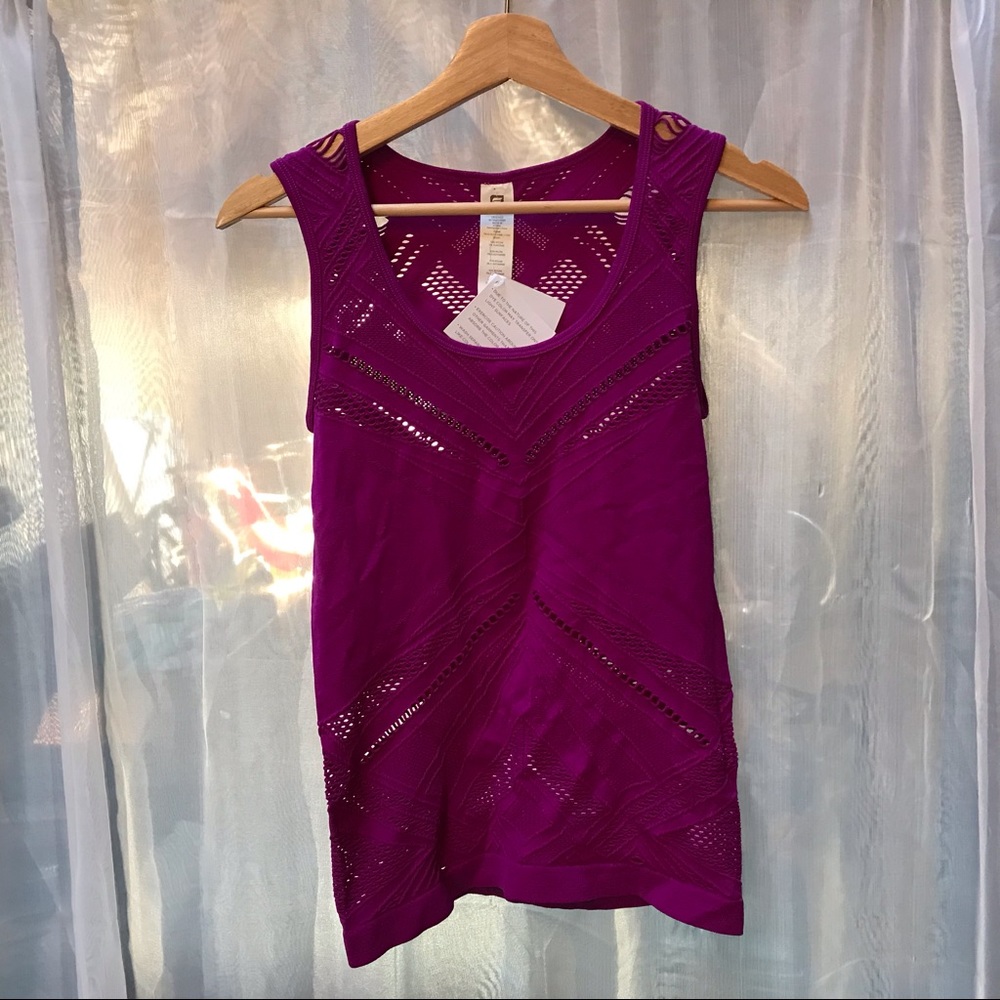 Fabletics shirt